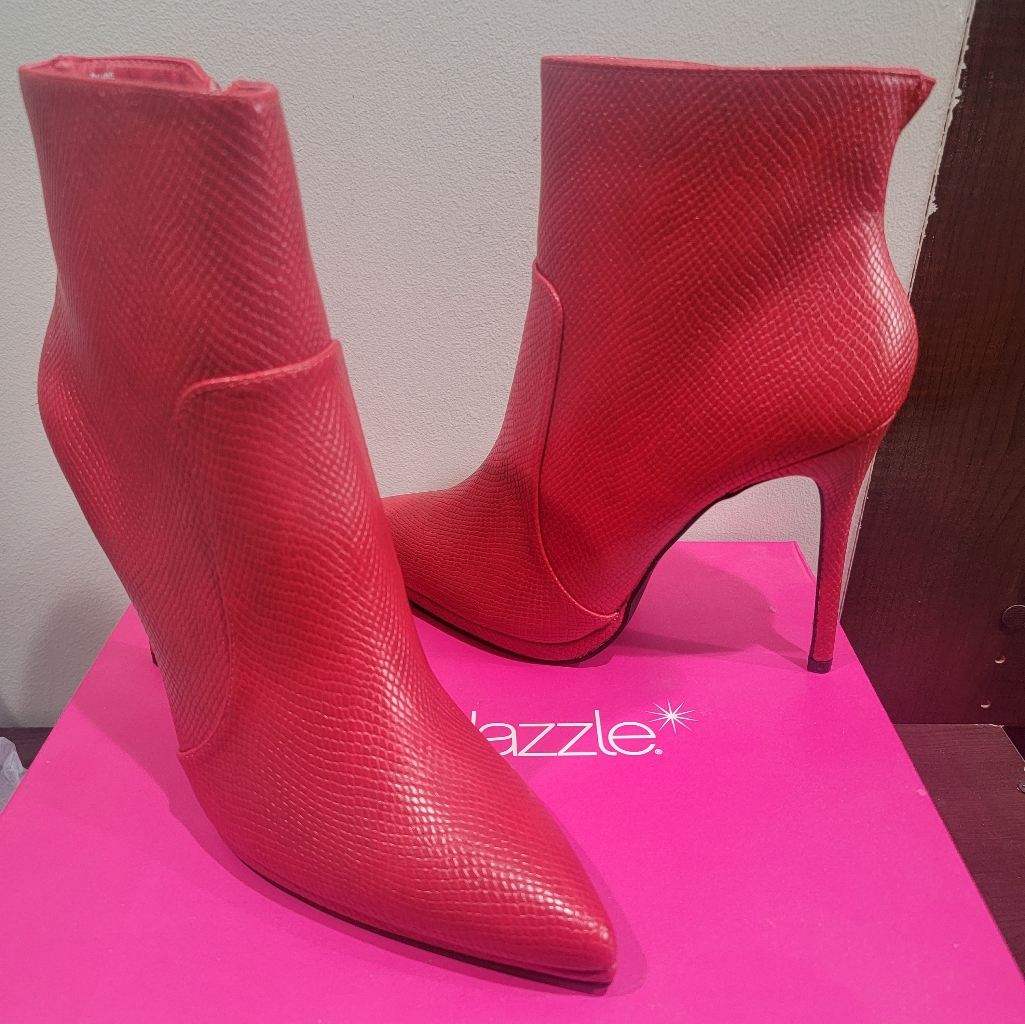 Red Chilli Pepper Ankle Booties By Shoedazzle, Size 10